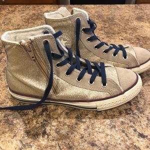 💥♥️ Girls Converse Chuck Taylor shoes size 4 💥♥️